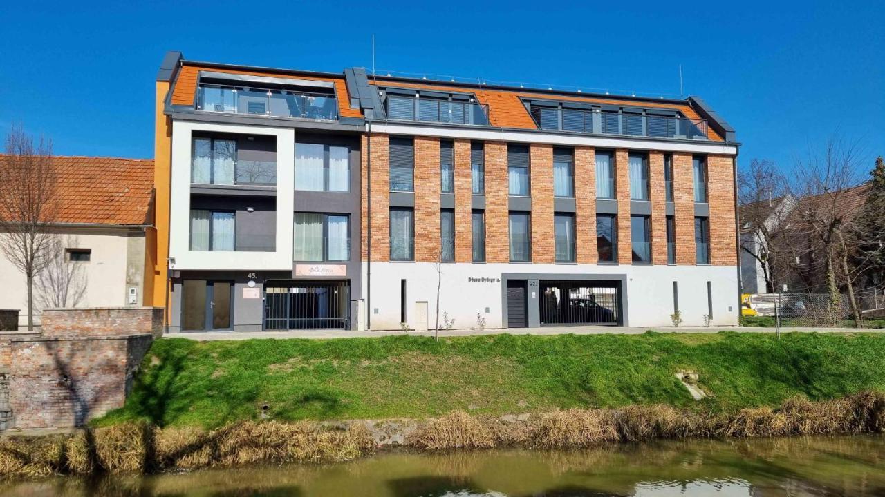 Viktoria Apartman Gyula Exteriér fotografie