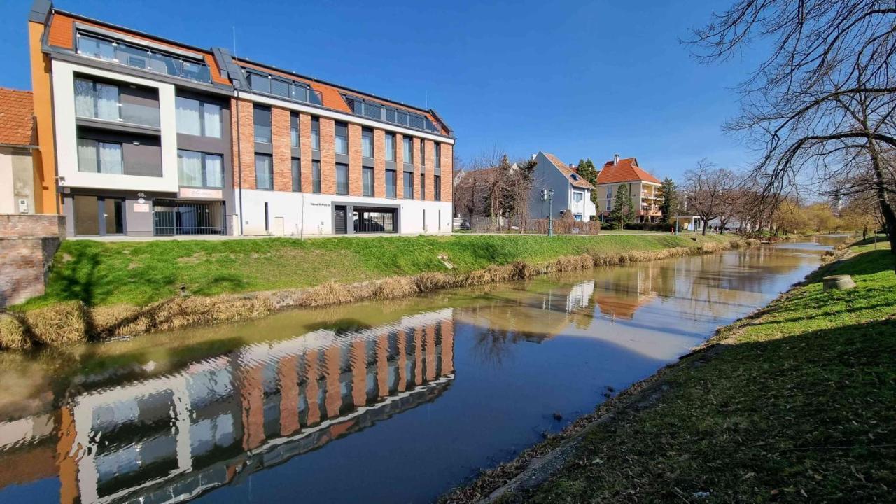 Viktoria Apartman Gyula Exteriér fotografie